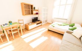 Apartment Favoritenstrasse